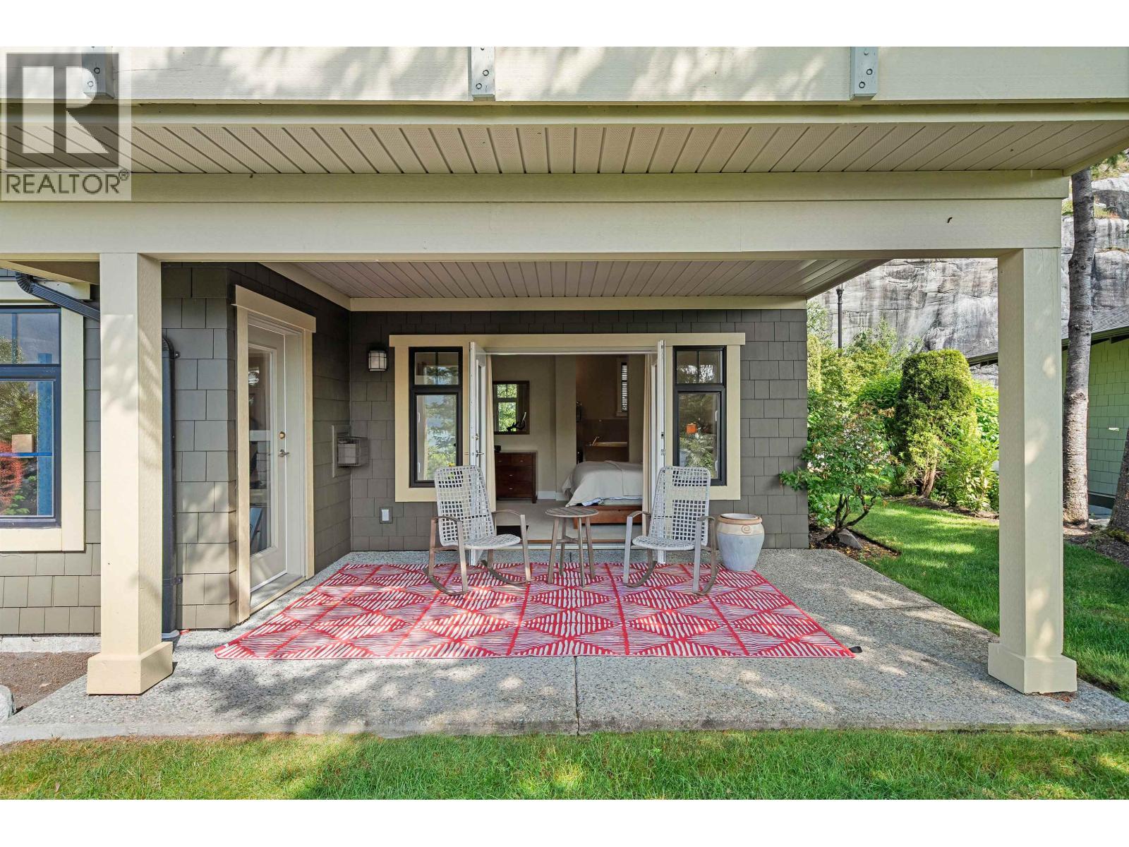 300 OCEAN CREST DRIVE, West Vancouver