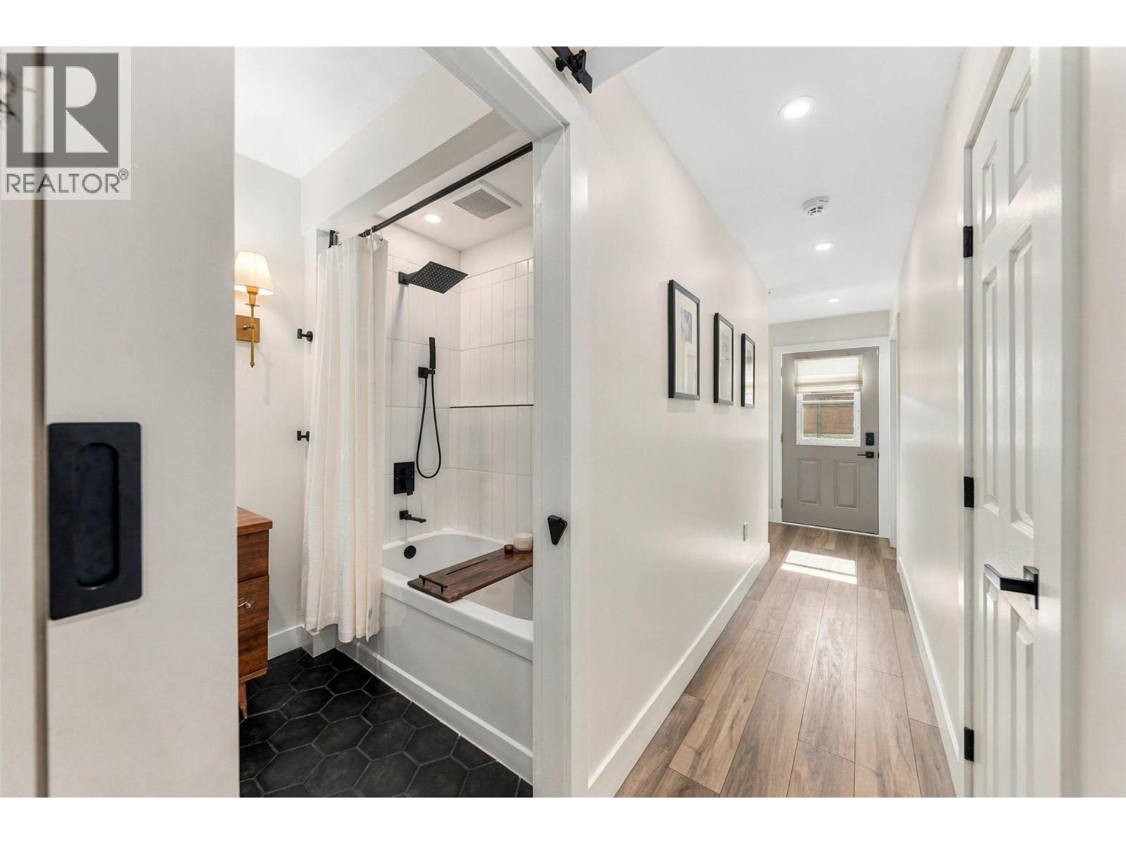 961 Columbia Street - Image 14