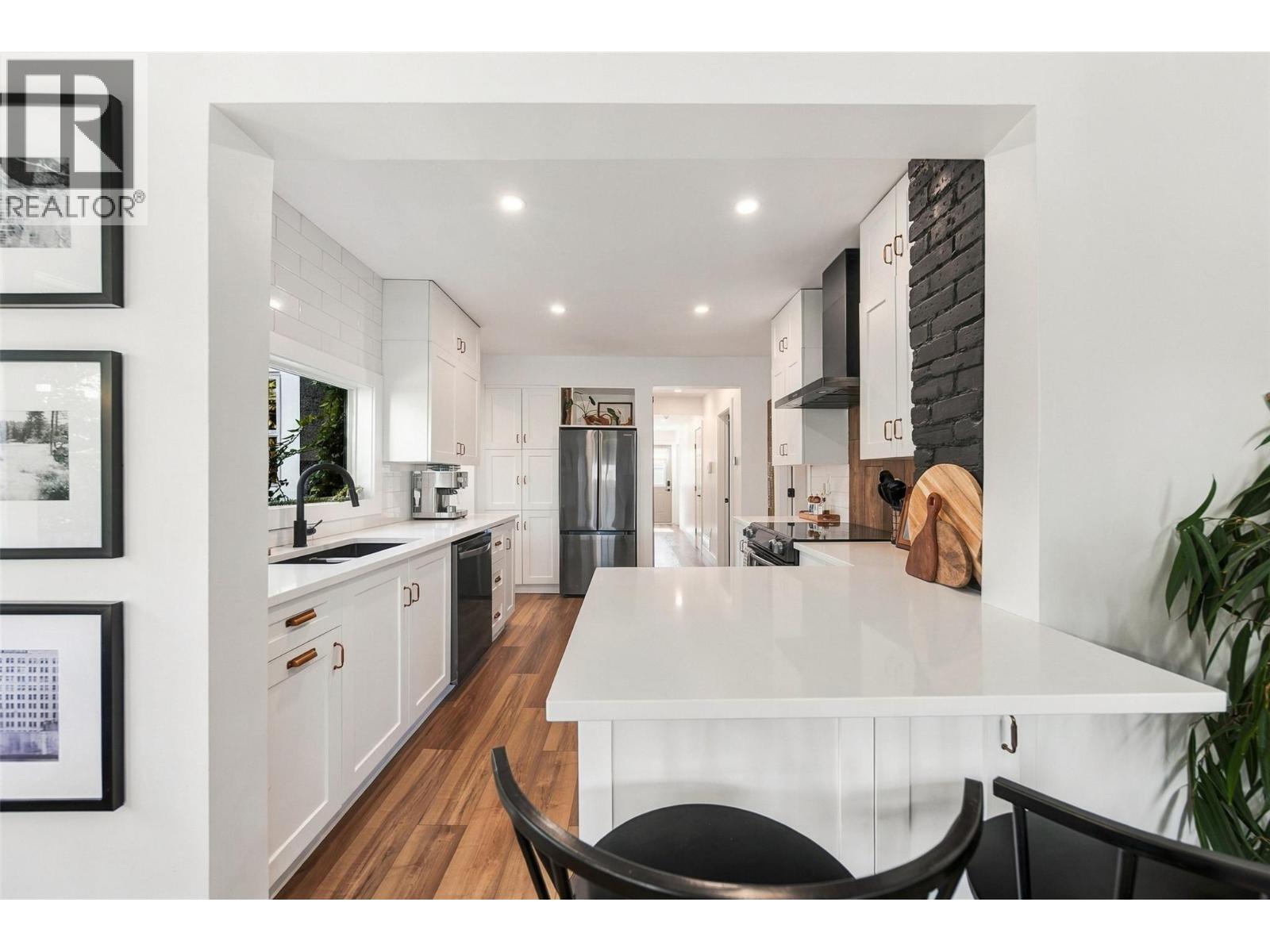 961 Columbia Street - 5