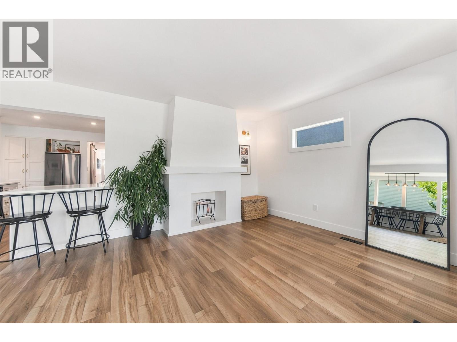 961 Columbia Street - Image 7