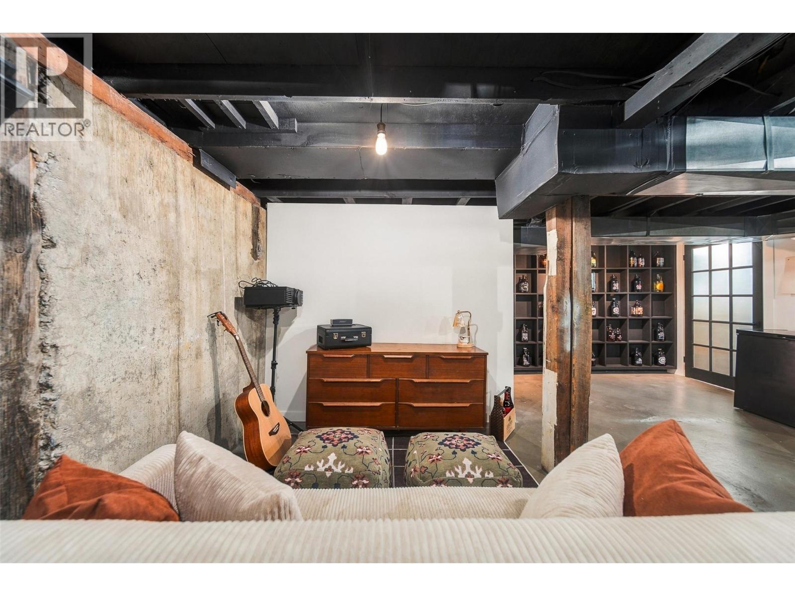 961 Columbia Street - Image 31
