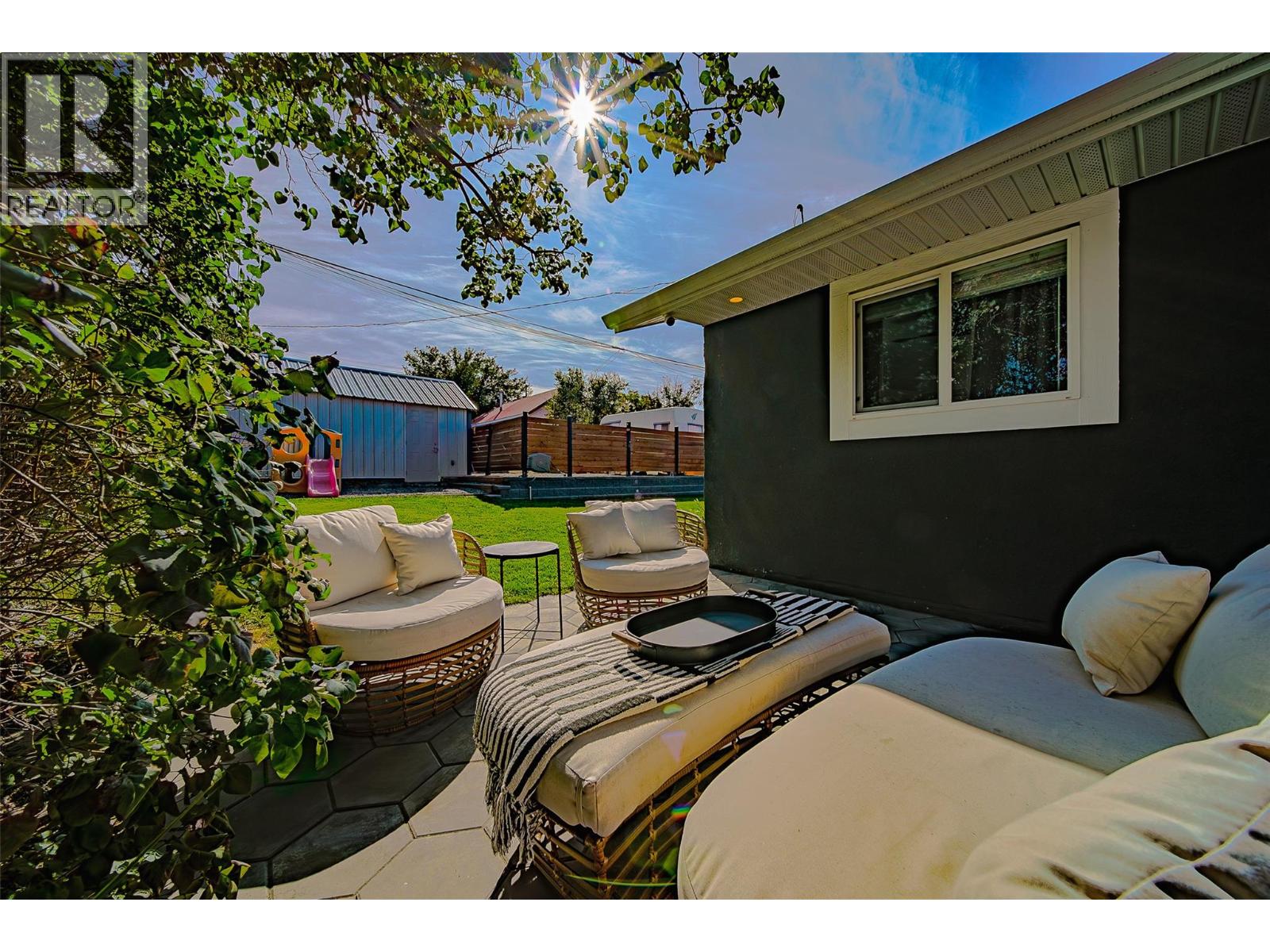 961 Columbia Street - Image 27