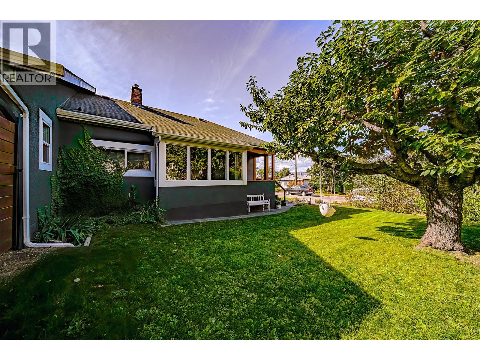 961 Columbia Street - Image 43