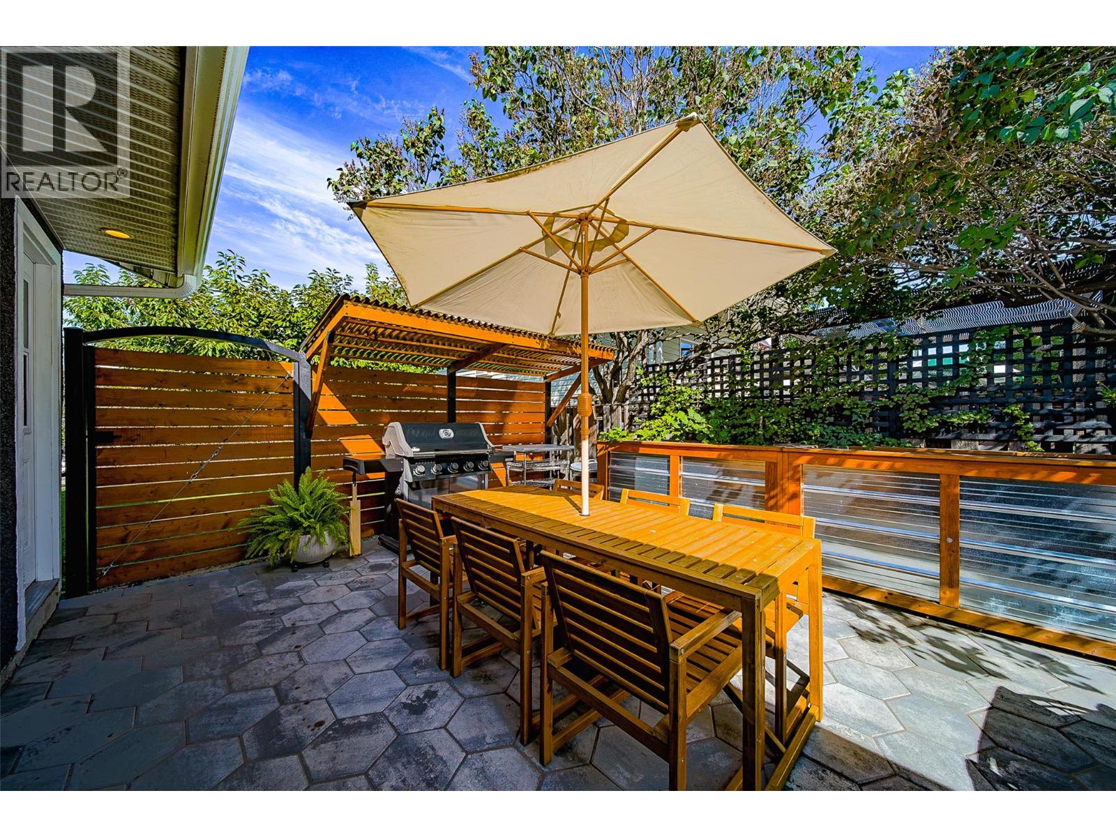 961 Columbia Street - Image 25