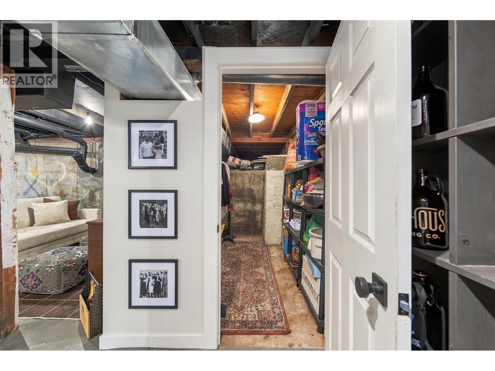 961 Columbia Street - 36