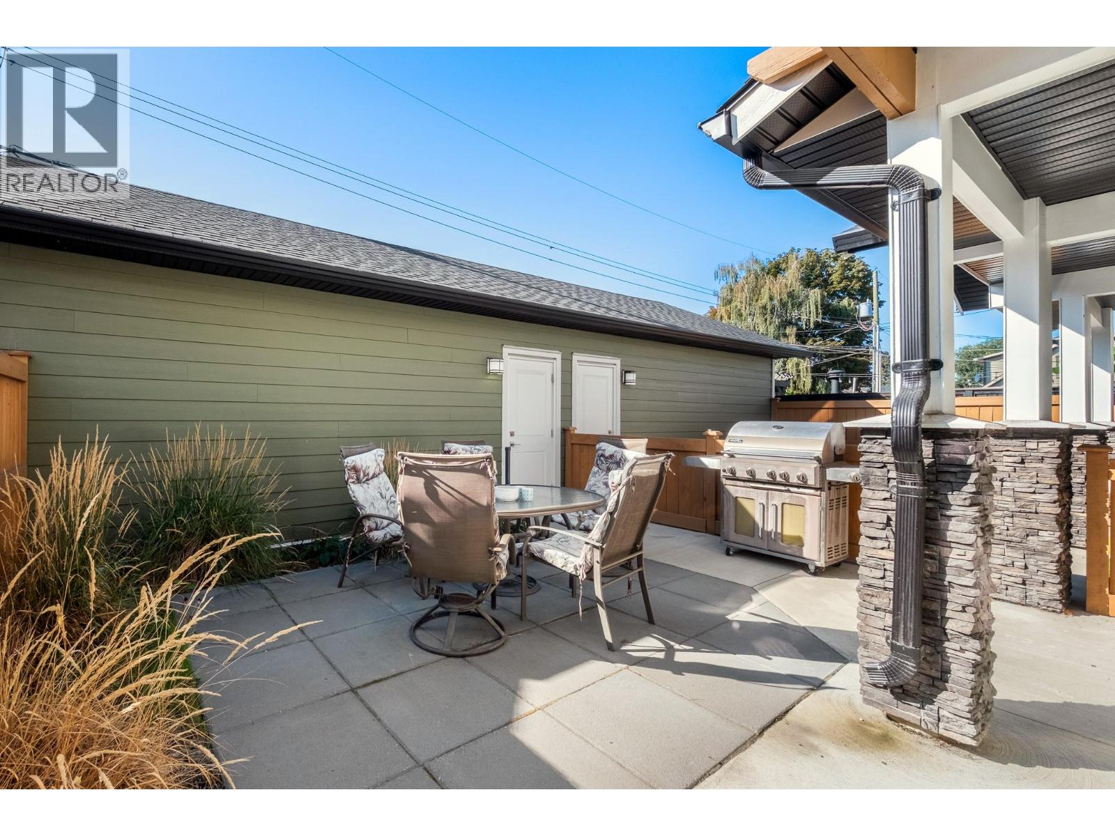 #4 825 Cadder Avenue - Image 3