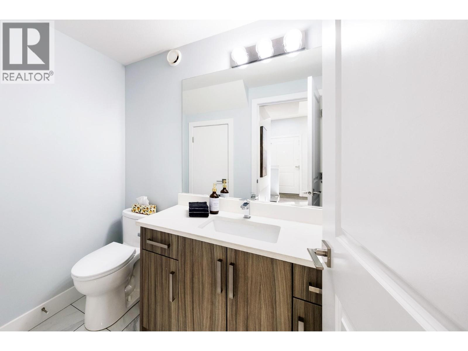 #4 825 Cadder Avenue - 17