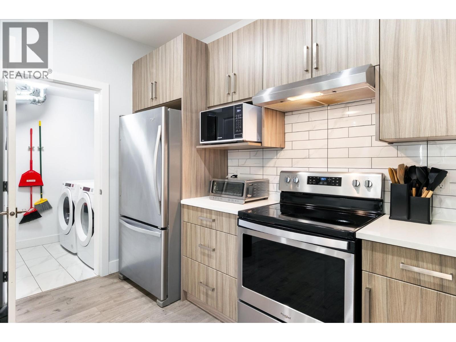 #4 825 Cadder Avenue - Image 16