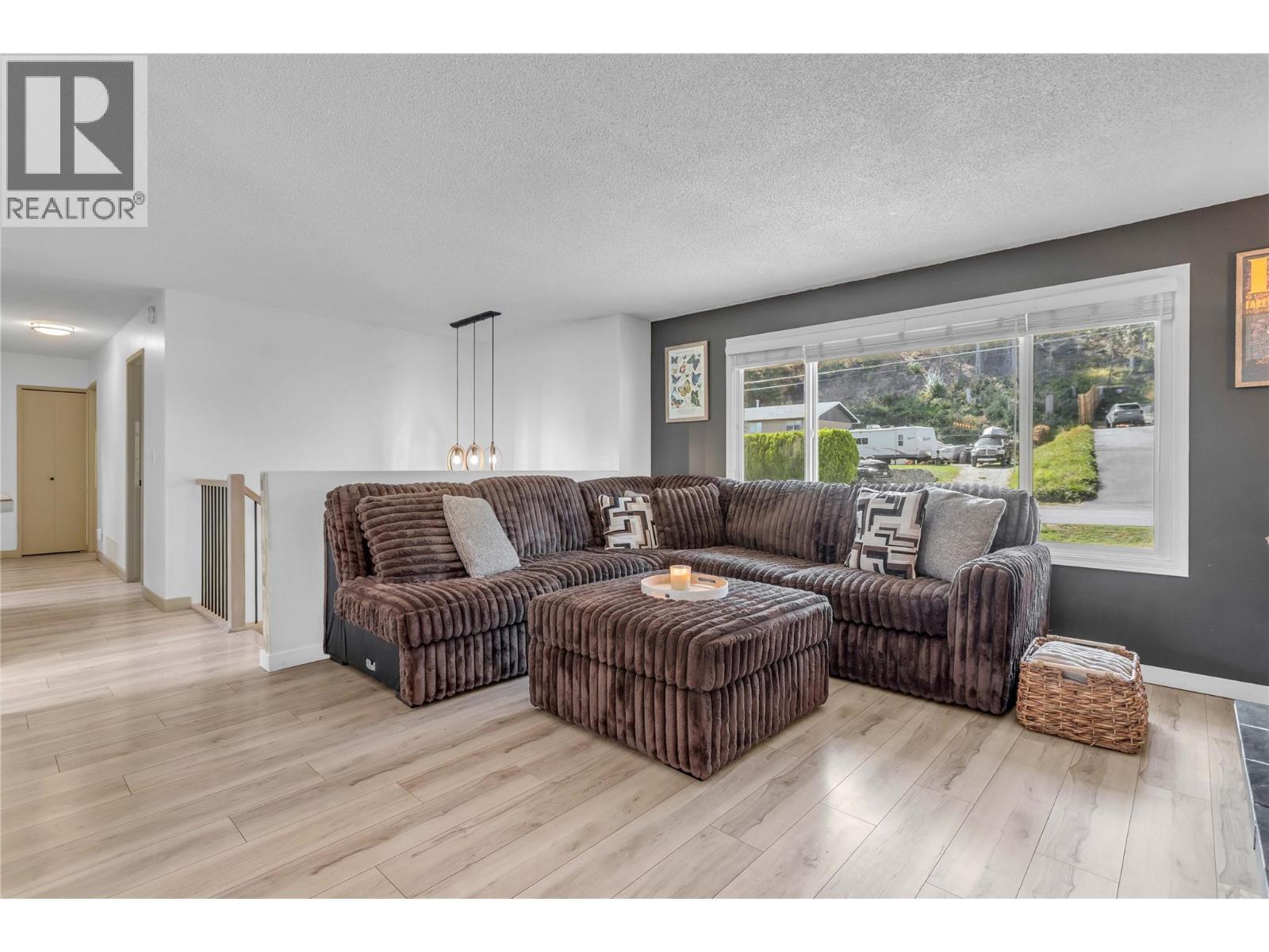 3227 McIver Road - 4