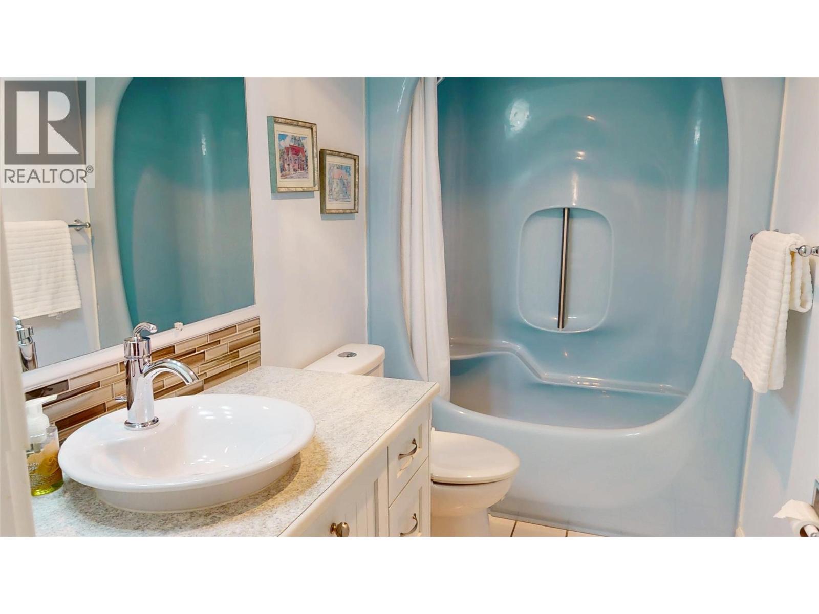 #106 4340 Beach Avenue - 18