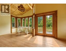 518 Willow Street, Fauquier, BC V0G1K0 Photo 56