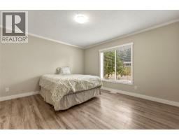 518 Willow Street, Fauquier, BC V0G1K0 Photo 40