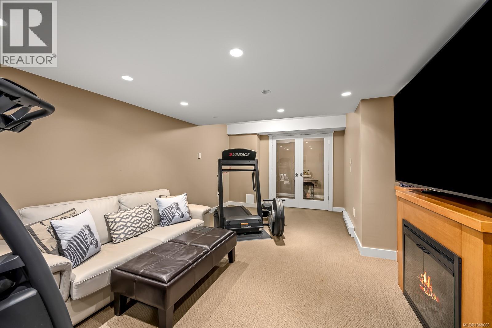 920 Eastwicke Cres - Image 35