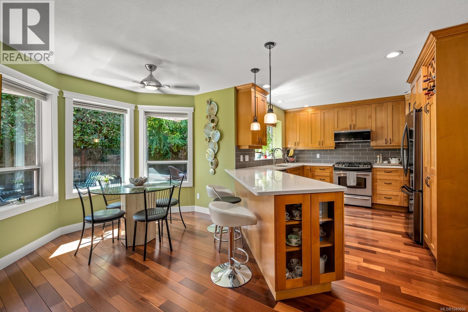 920 Eastwicke Cres - 8