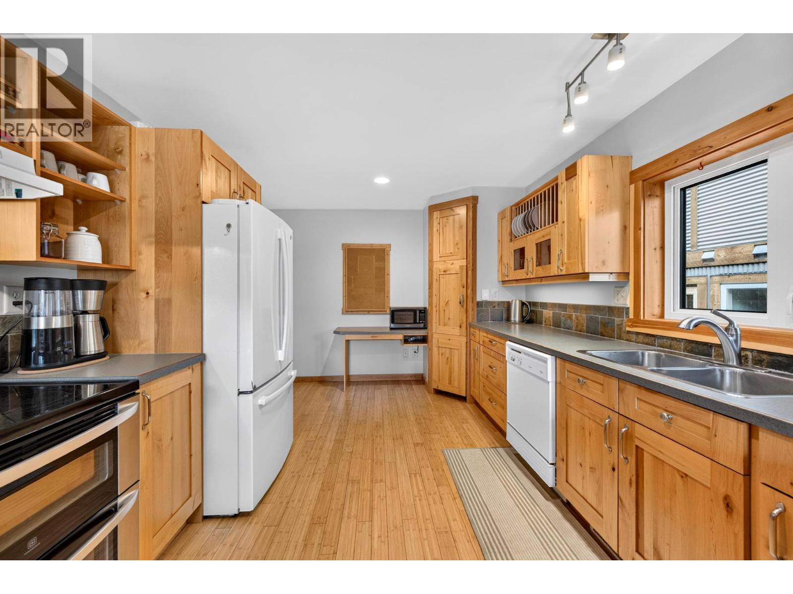 502 10th Street S - Image 9