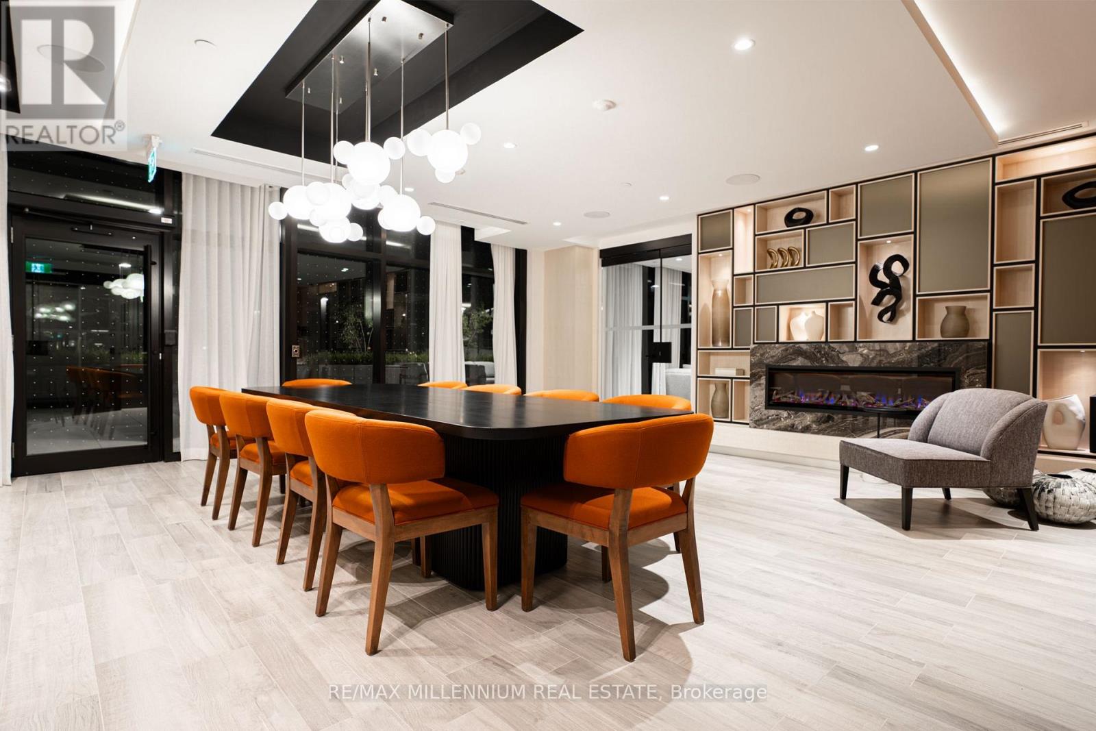 #629 858 DUPONT STREET - 38