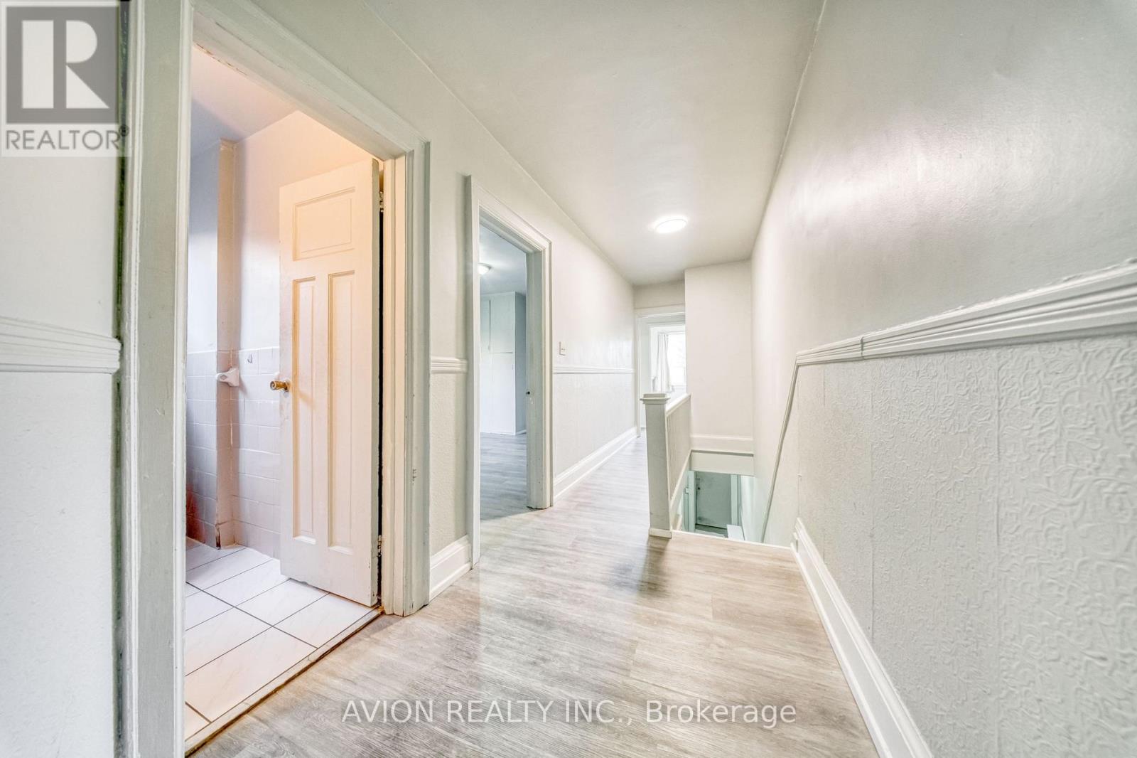 54 RYERSON AVENUE - 16
