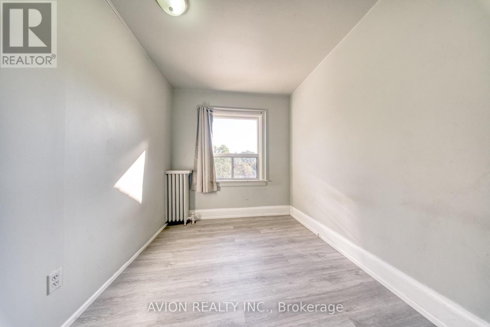 54 RYERSON AVENUE - 25