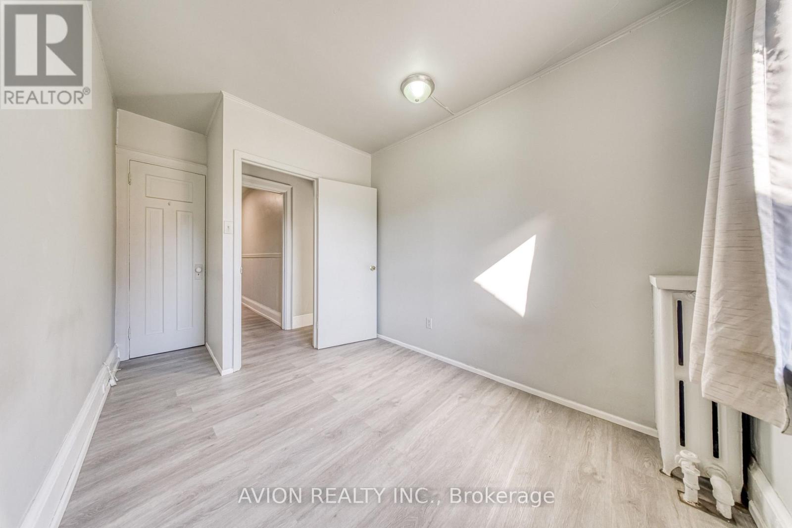 54 RYERSON AVENUE - 26
