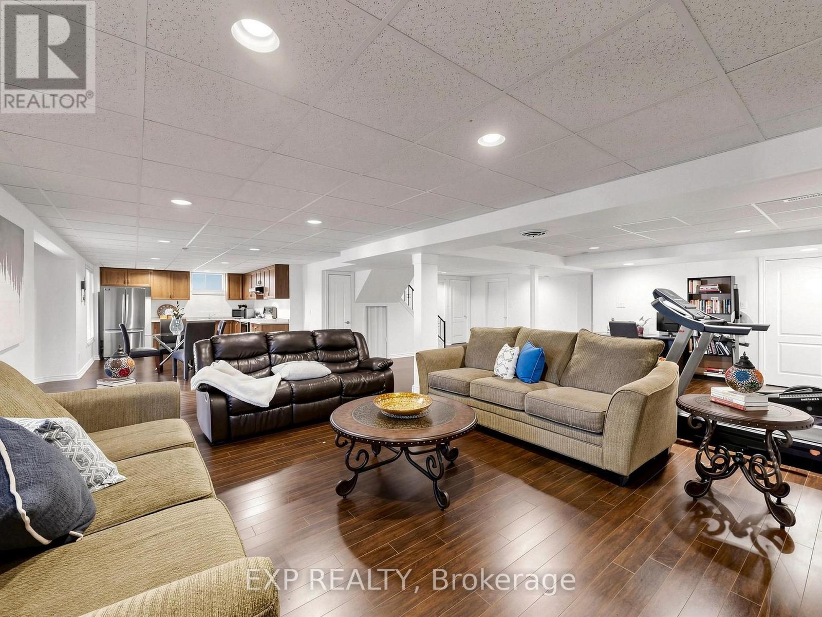 53 ALPHA COURT - Image 29