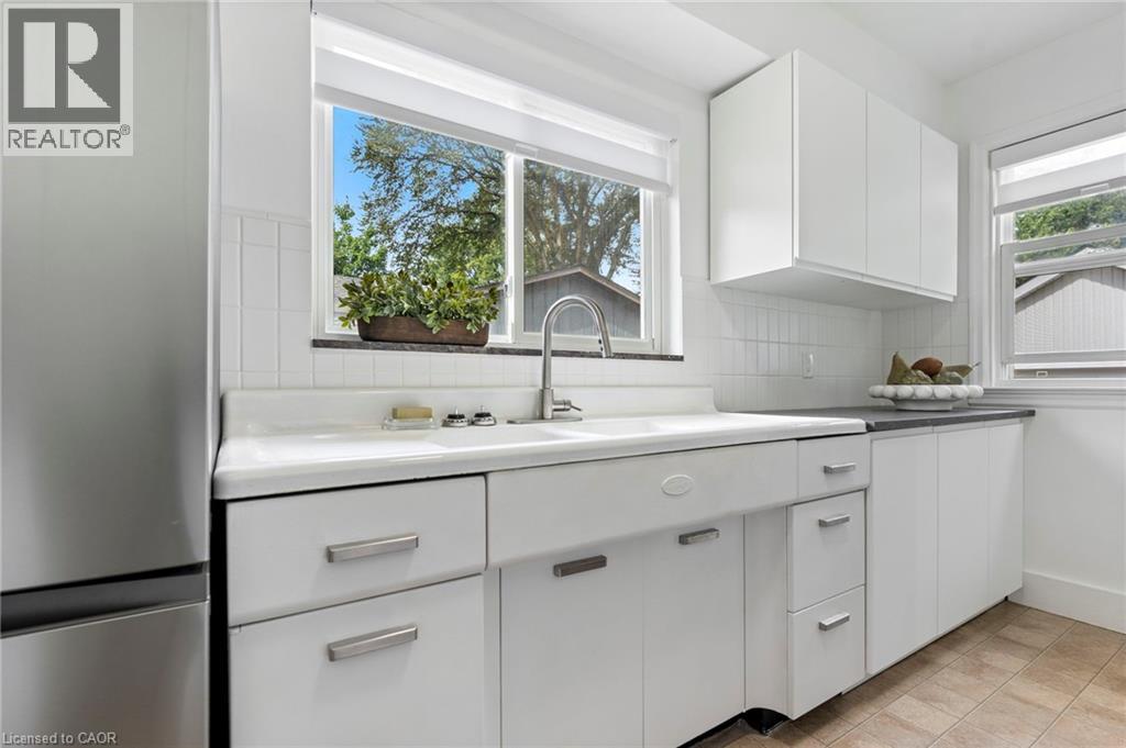 25 MCCALL Street - 10