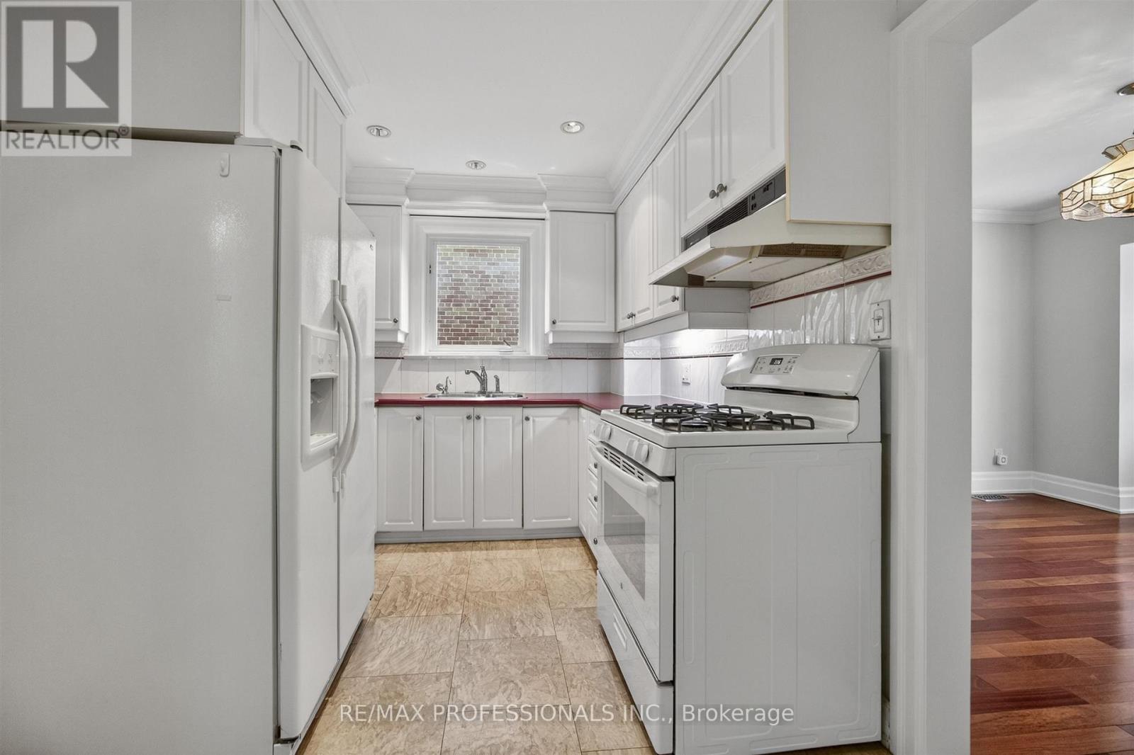 27 NOTTINGHAM DRIVE - 16