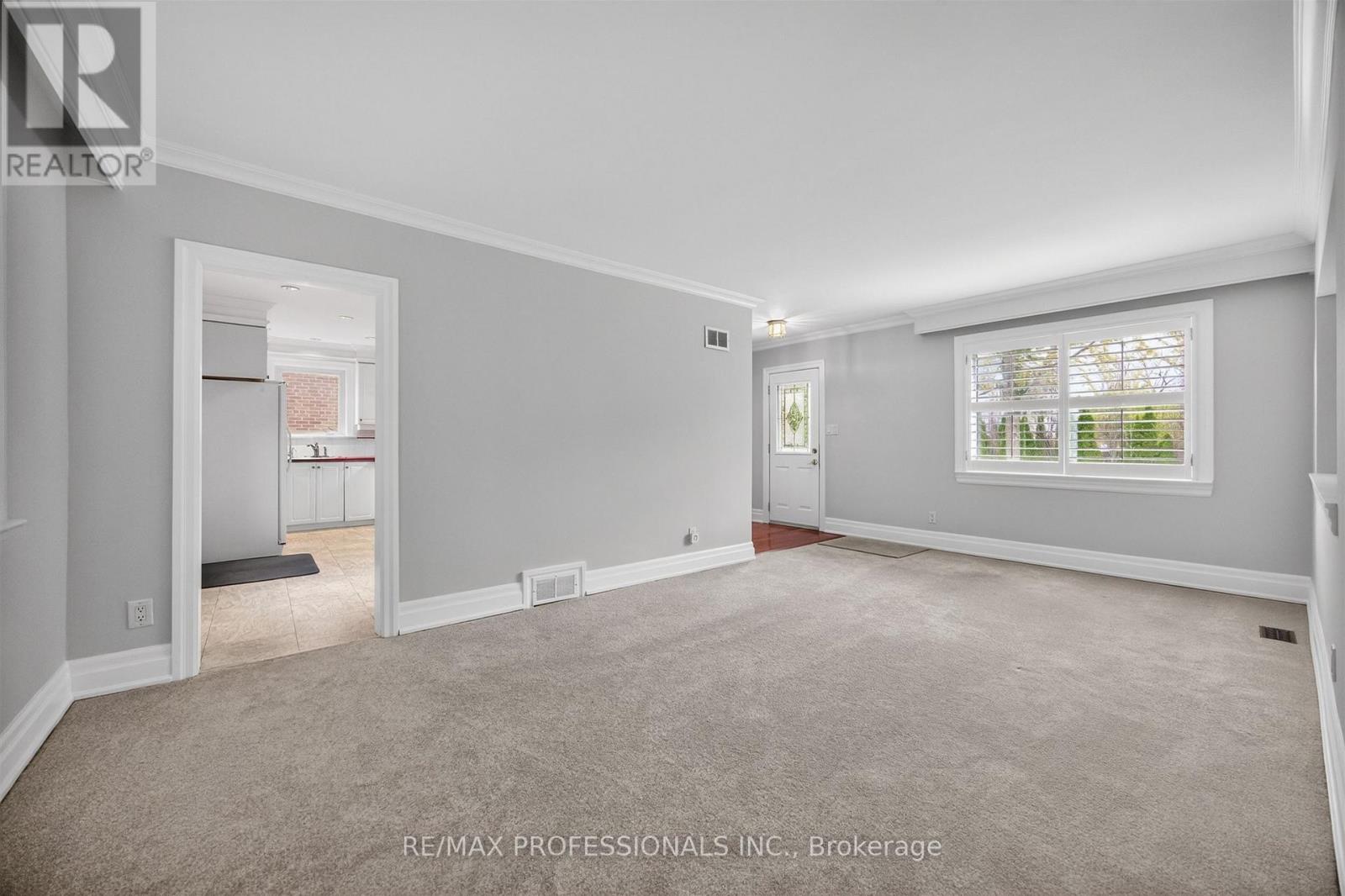 27 NOTTINGHAM DRIVE - 9
