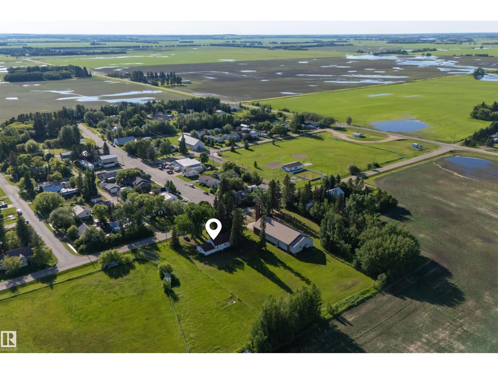 4908 49 ST - Image 44