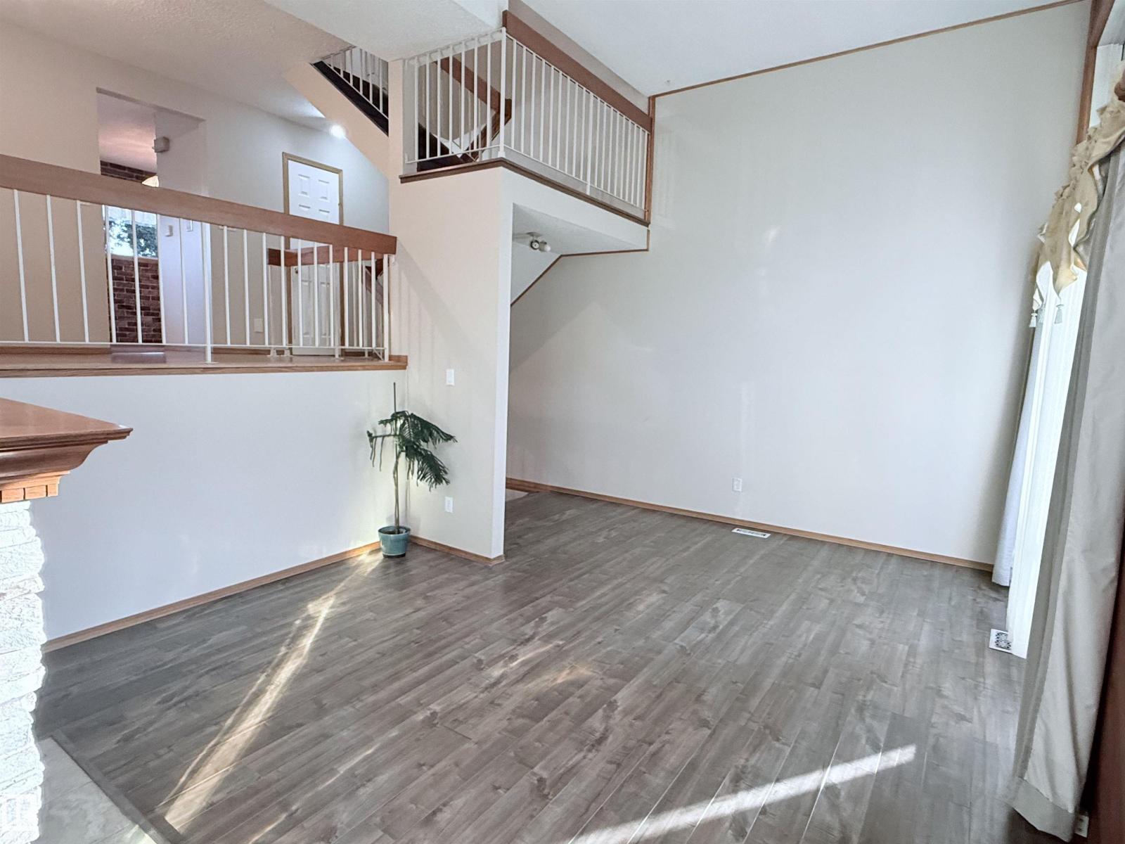 975 MILLBOURNE RD E NW - 4