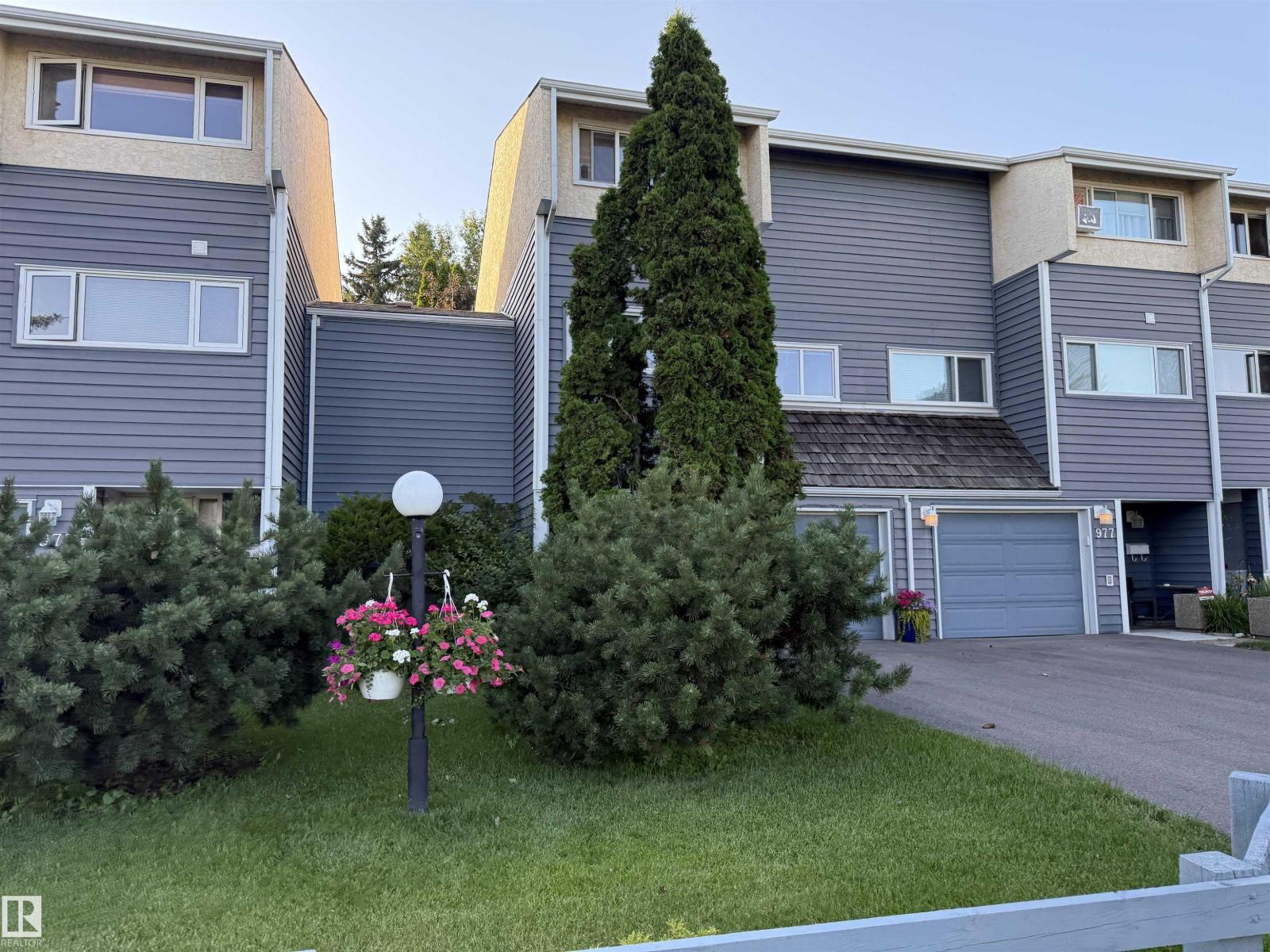 975 MILLBOURNE RD E NW - 61