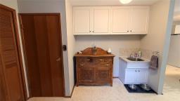 322 Renton Avenue W, Deloraine, MB R0M0M0 Photo 11