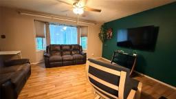 322 Renton Avenue W, Deloraine, MB R0M0M0 Photo 18