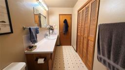 322 Renton Avenue W, Deloraine, MB R0M0M0 Photo 26