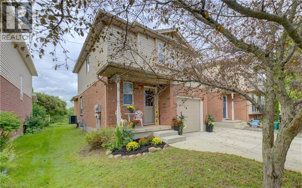 612 BRANDENBURG Boulevard, Waterloo — photo 4