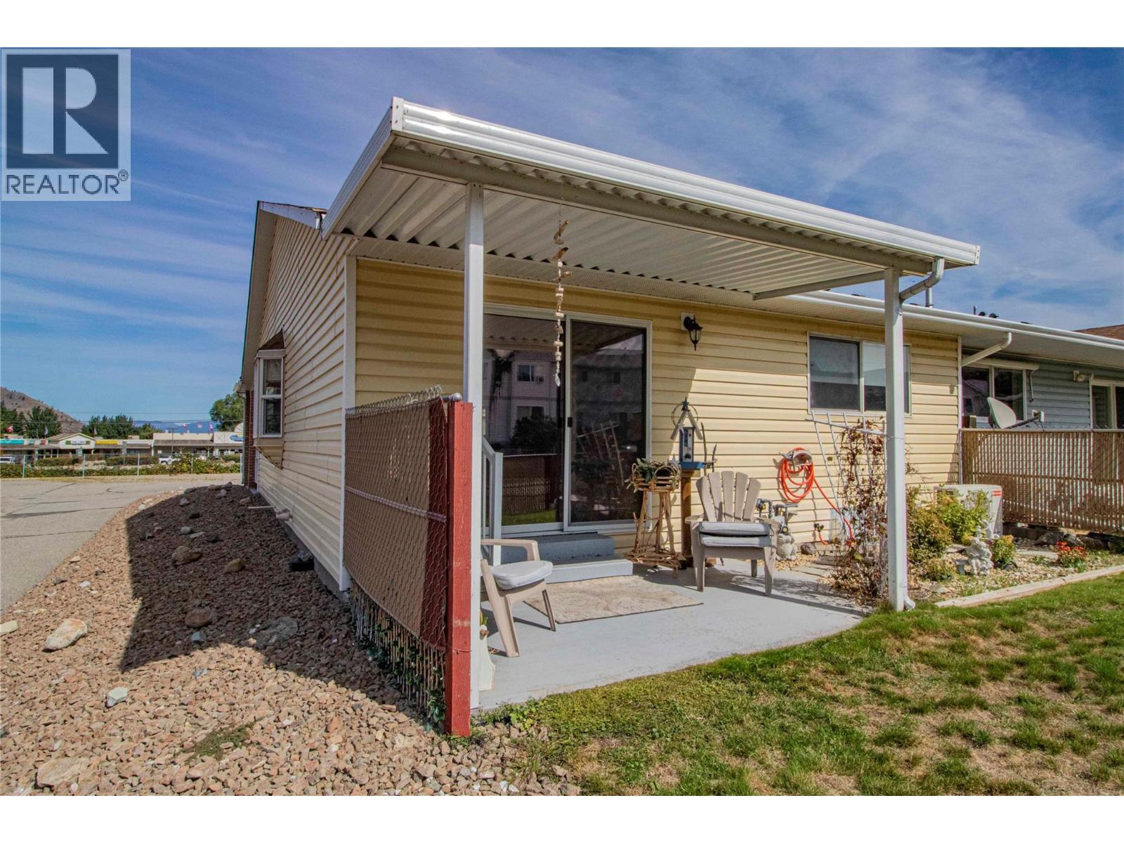 #9 980 Cedar Street - Image 6