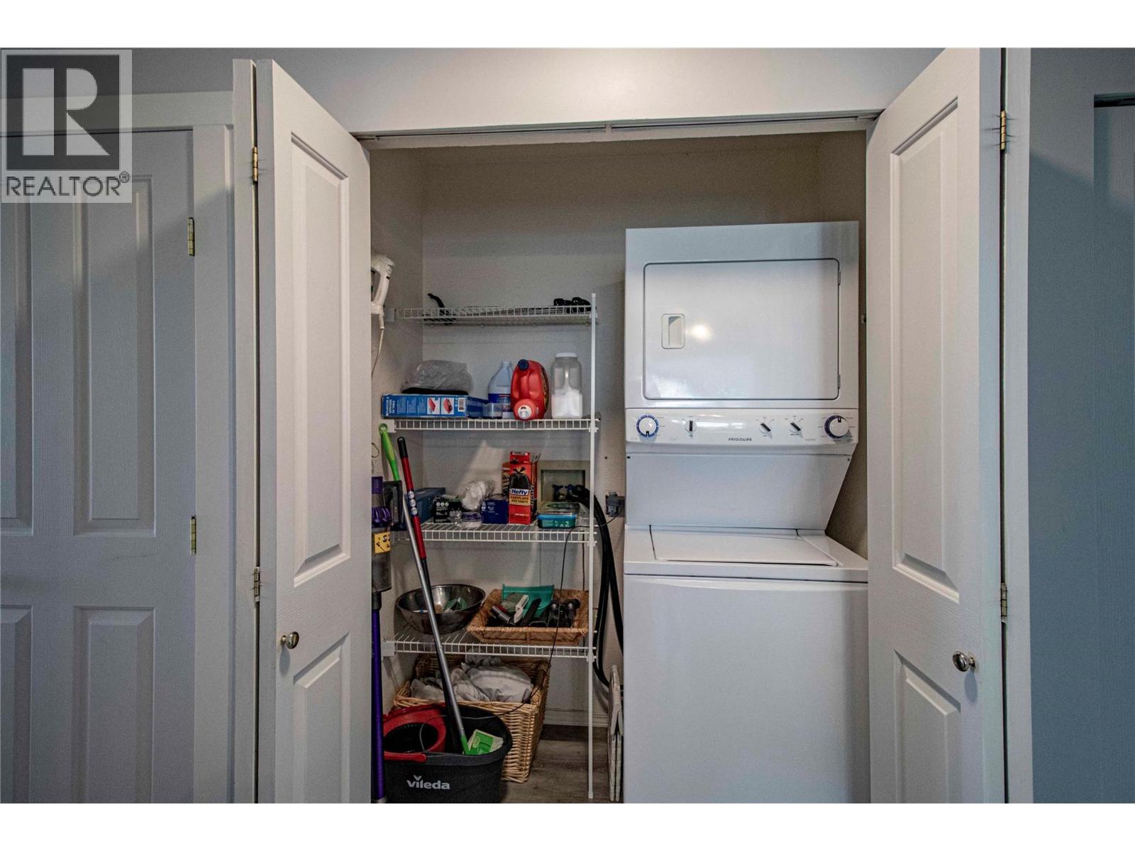 #9 980 Cedar Street - Image 20