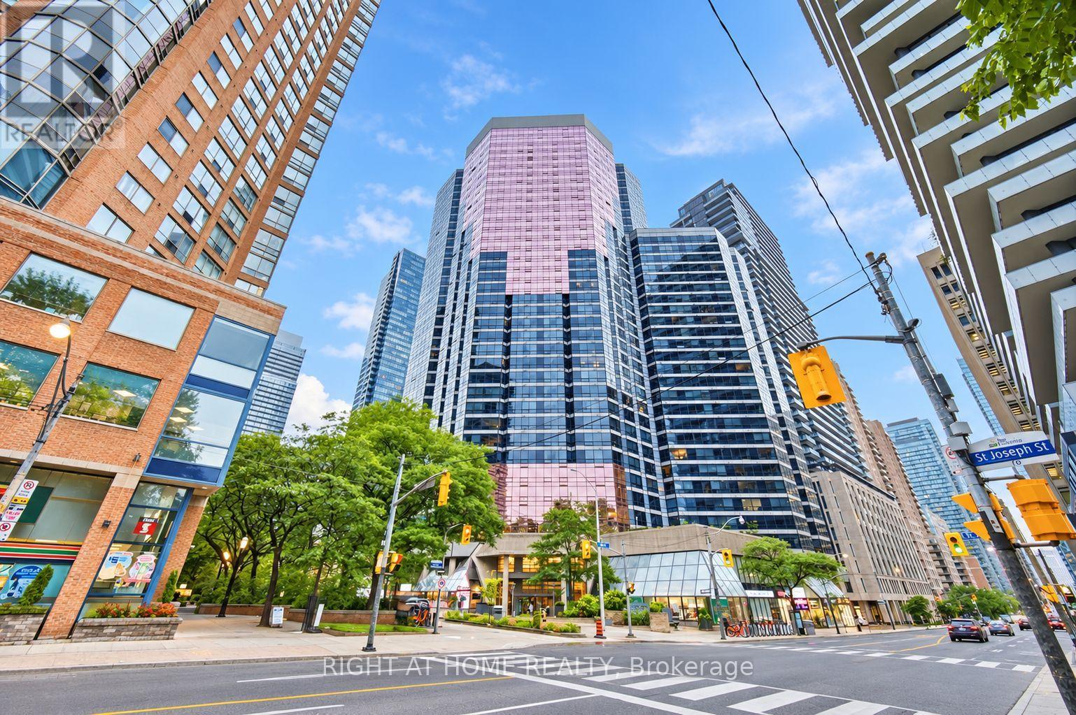 Photo of 1001 Bay Street