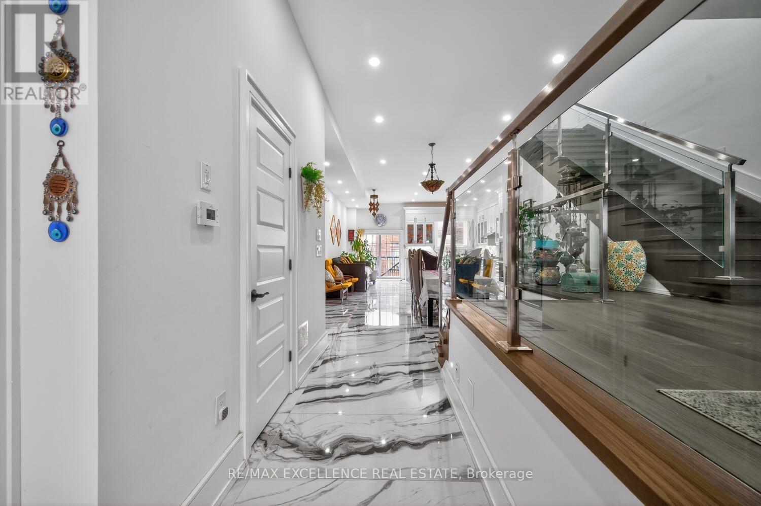 442 PHARMACY AVENUE S - 7