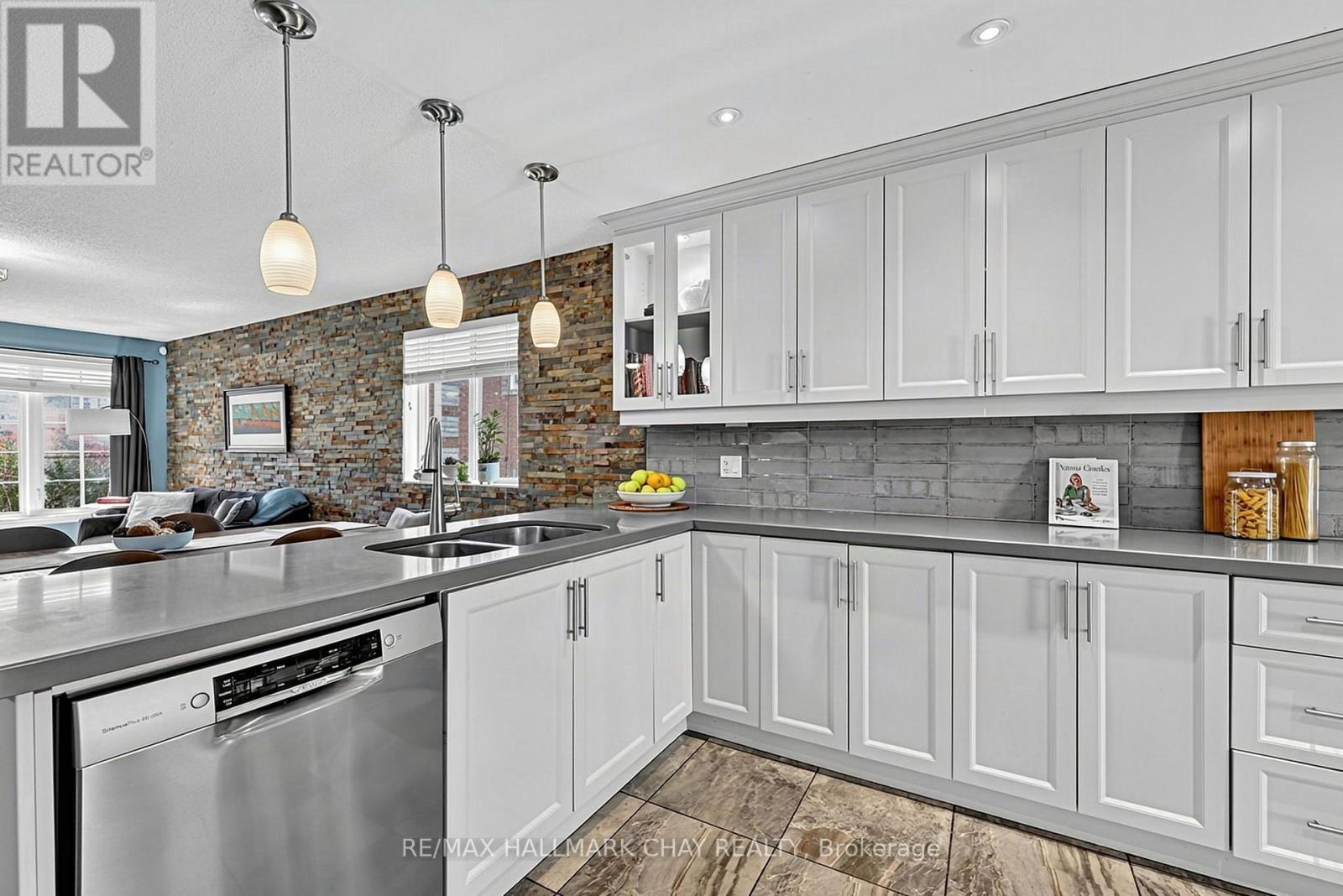 76 SHALOM WAY, Barrie (Painswick South) — photo 6