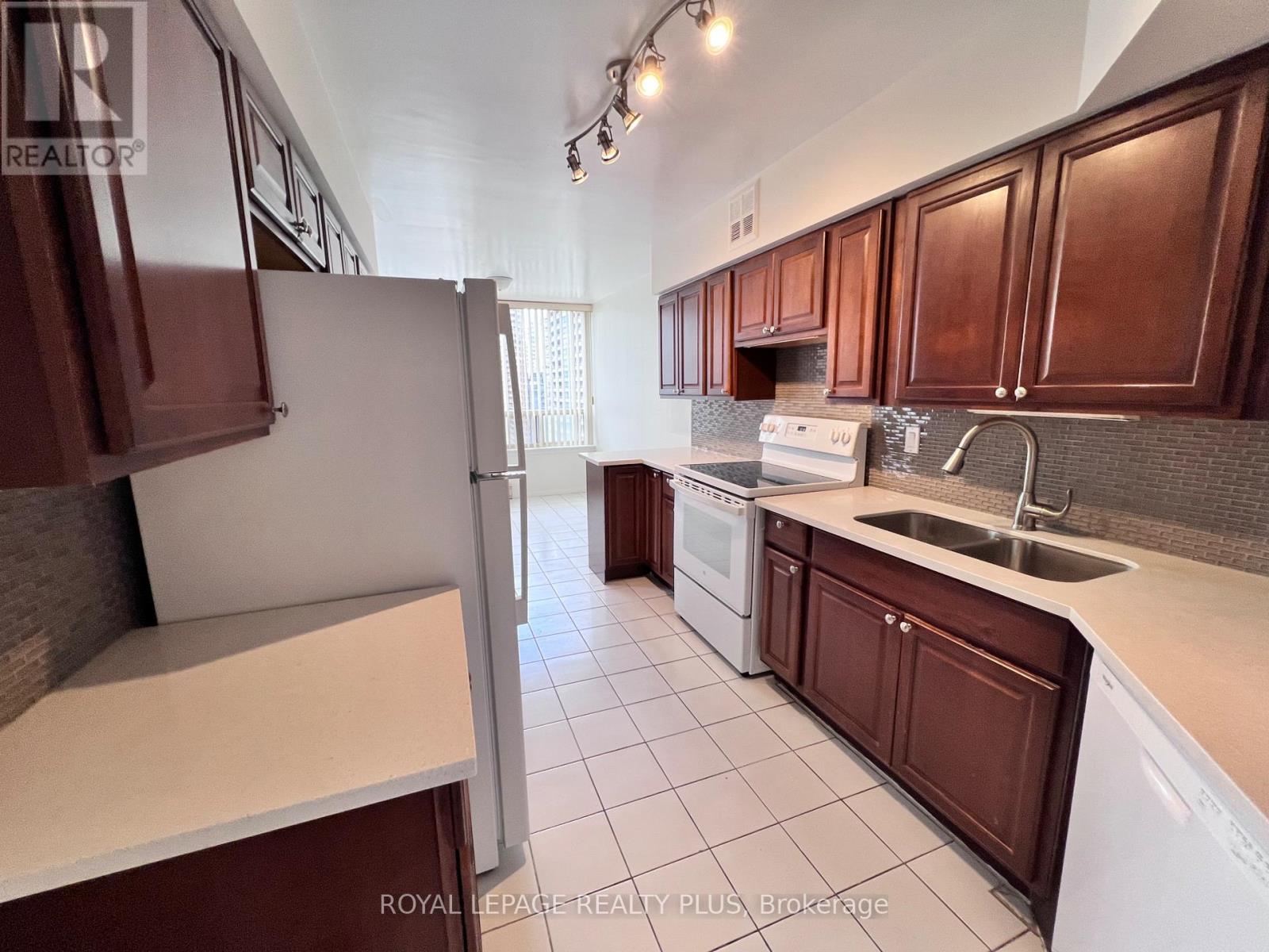#1714 30 GREENFIELD AVENUE - 18