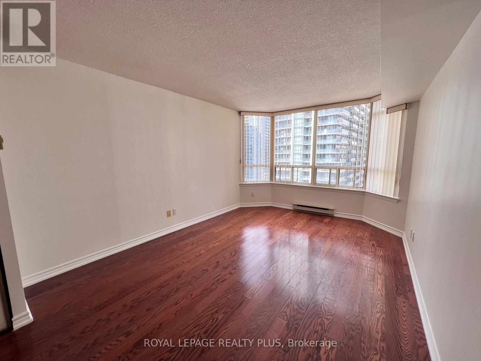 #1714 30 GREENFIELD AVENUE - 11
