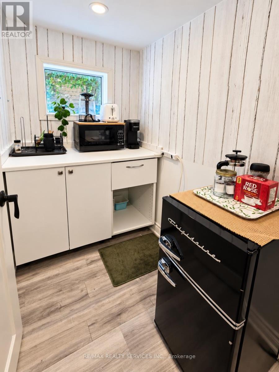 21 MCINTOSH AVENUE - Image 34