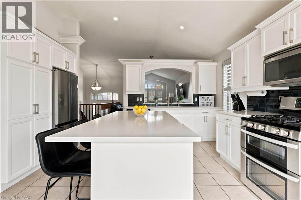 33 STRATFORD Terrace - Image 13