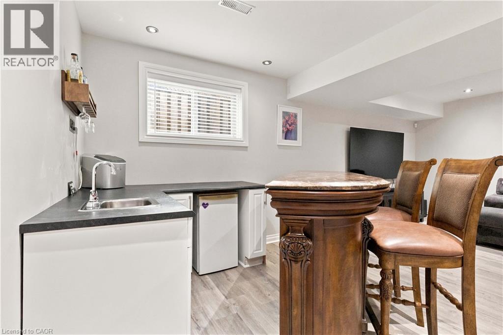 33 STRATFORD Terrace - Image 21