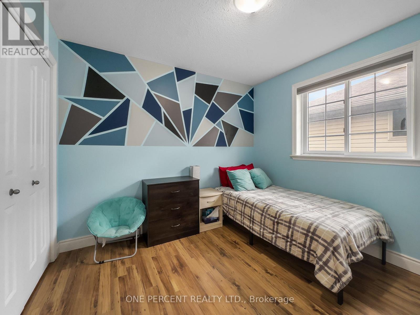 4 JASON CRESCENT - Image 17