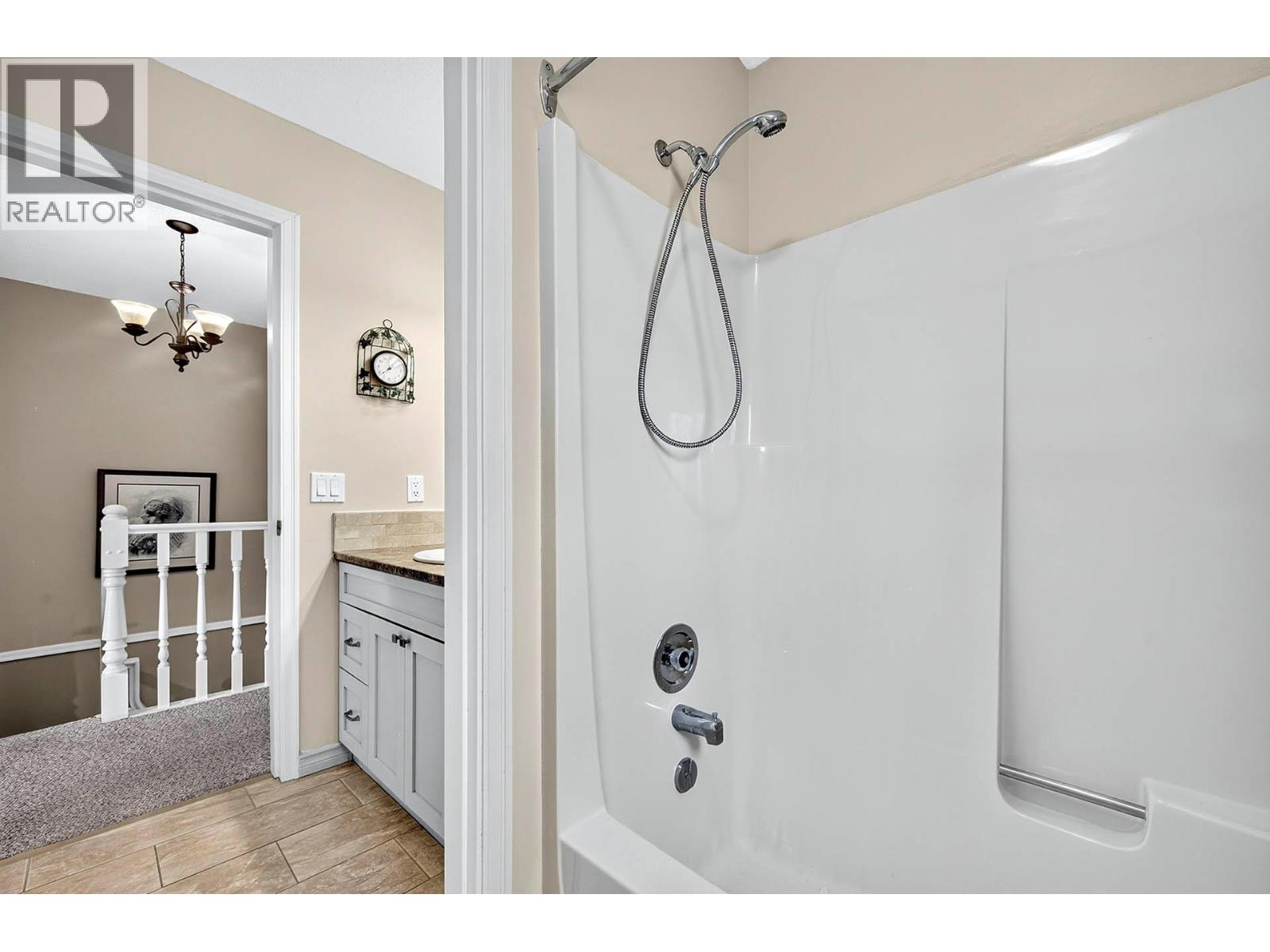 #8 1770 Glenwood Drive - Image 29