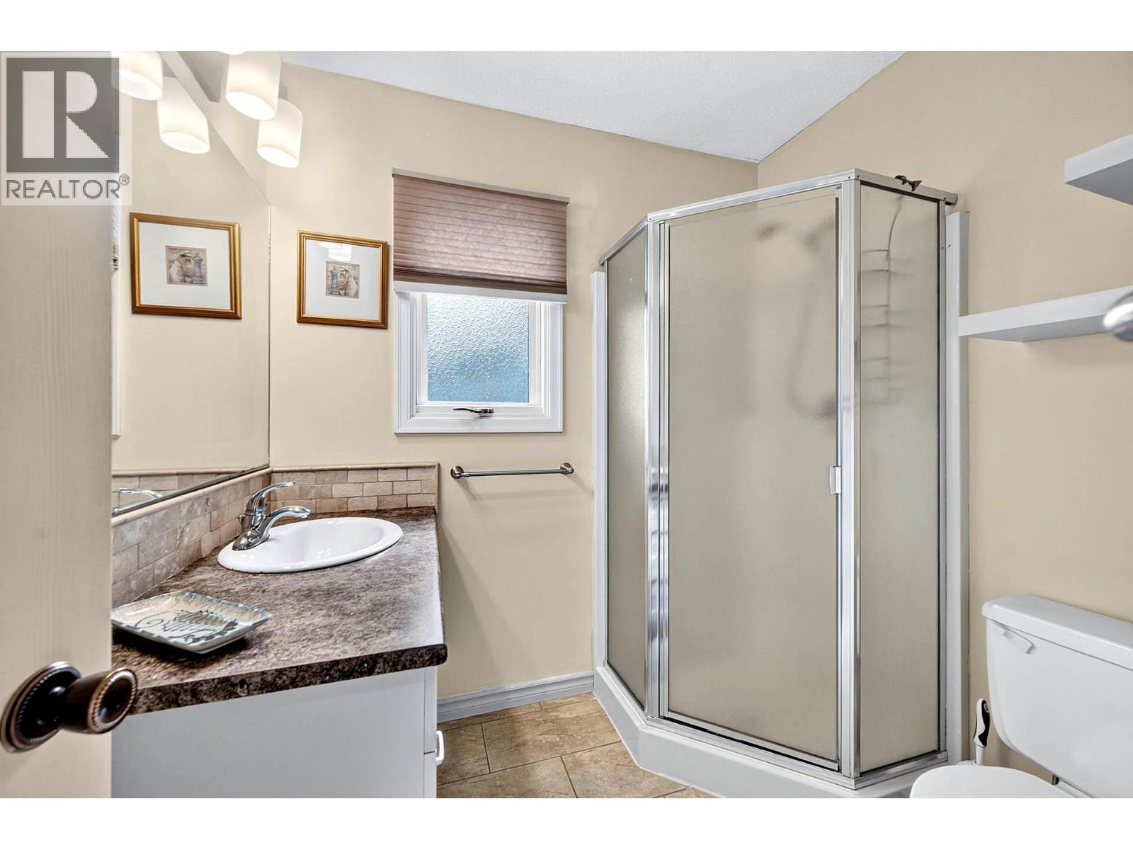 #8 1770 Glenwood Drive - Image 26