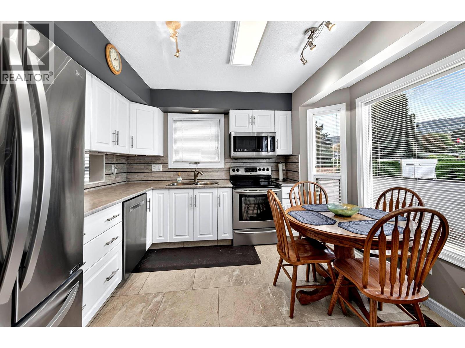 #8 1770 Glenwood Drive - Image 6
