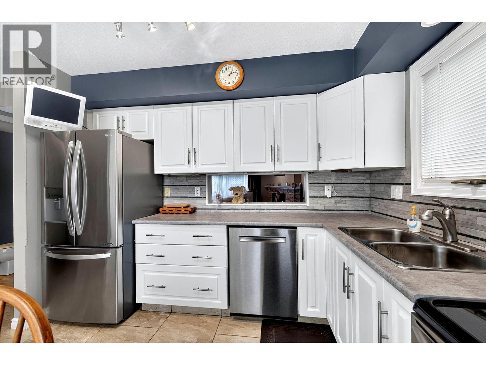#8 1770 Glenwood Drive - 5