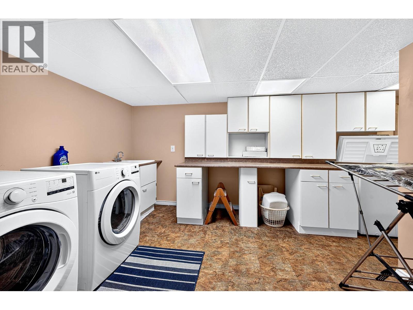 #8 1770 Glenwood Drive - 42